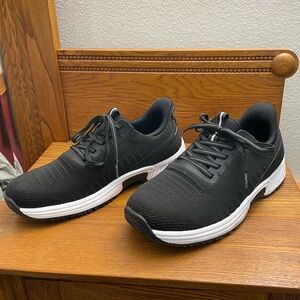 OrthoFeet sneakers, women’s size 8.5